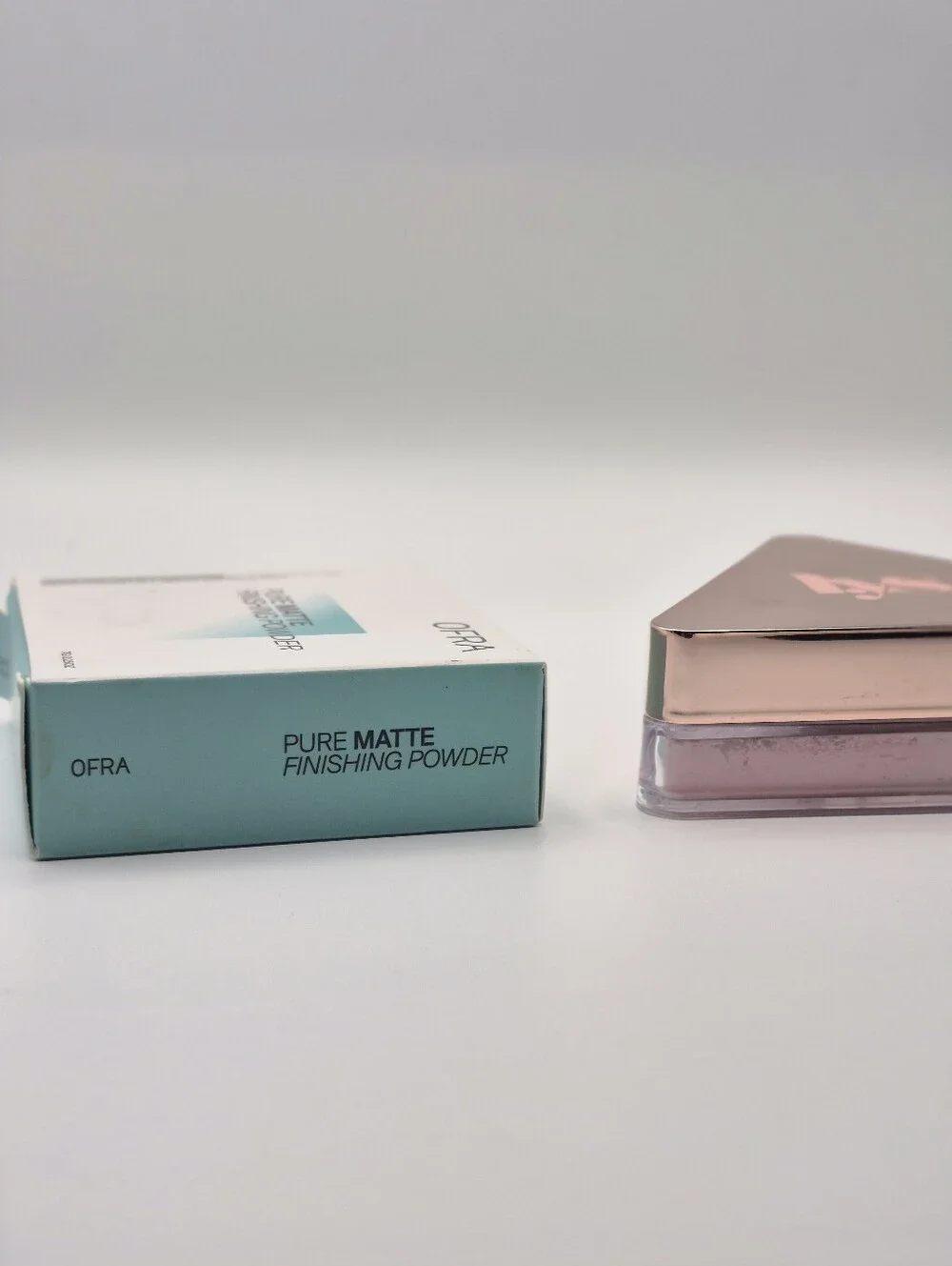 OFRA Pure Matte Finishing Powder Light + LYS Triple Fix Setting Powder Pink Bund